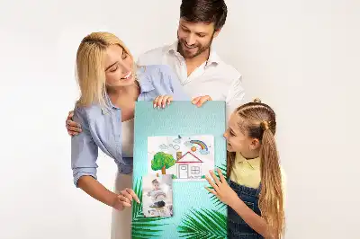 Pinnwand mit abstraktem Blattmotiv
