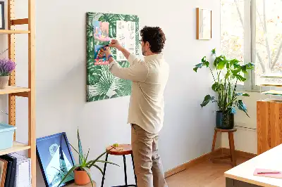 Pinnwand mit grünem Monstera-Blatt-Motiv