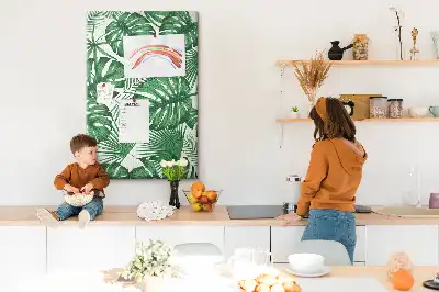 Pinnwand mit grünem Monstera-Blatt-Motiv