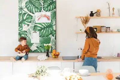 Pinnwand mit grünem Monstera-Blatt-Motiv