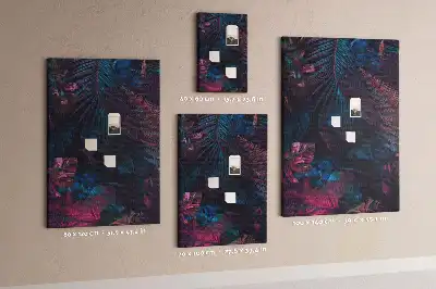 Korktafel mit exotischem Blättermotiv
