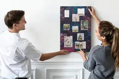 Korktafel mit exotischem Blättermotiv