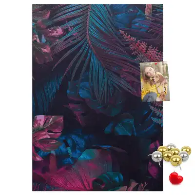 Korktafel mit exotischem Blättermotiv