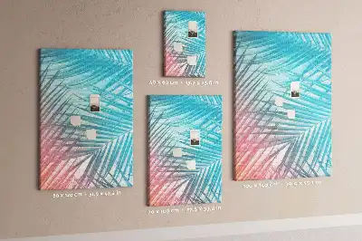 Pinnwand mit Palmenblätter-Motiv