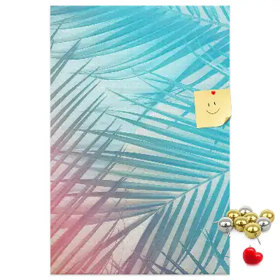 Pinnwand mit Palmenblätter-Motiv
