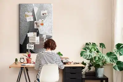 Korktafel mit abstraktem geometrischem Muster