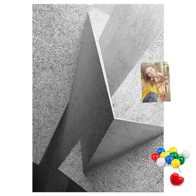 Korktafel mit abstraktem geometrischem Muster