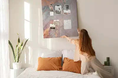 Korktafel mit klassischem Marmormuster