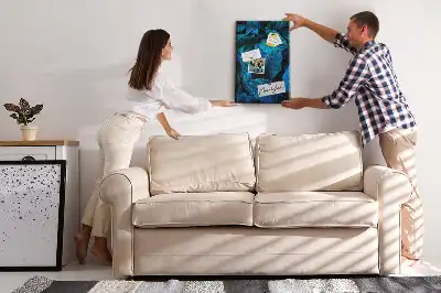 Korktafel mit tropischem Blättermotiv