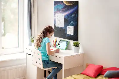 Kork-Pinnwand mit Universum- und Galaxie-Motiv