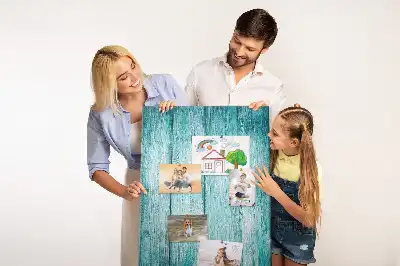 Blaue Kork-Pinnwand aus Holz