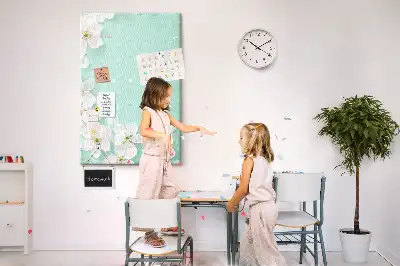 Pinnwand mit Blütenmotiv