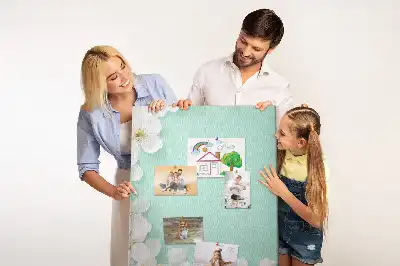 Pinnwand mit Blütenmotiv