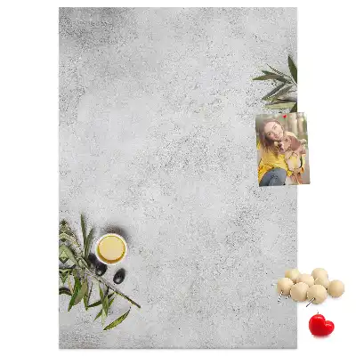Pinnwand aus Kork mit Betonoptik und Olivenmotiv