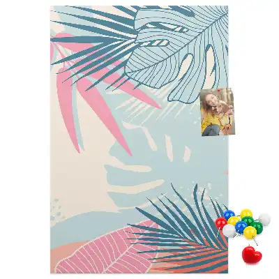 Pinnwand mit Blättermotiv in Pastelltönen
