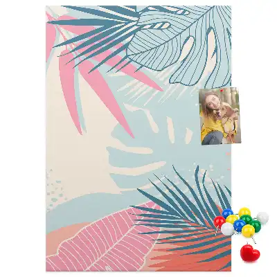 Pinnwand mit Blättermotiv in Pastelltönen