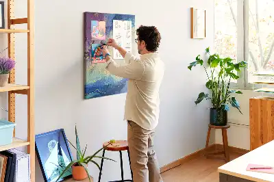 Pinnwand aus Kork mit Tintenabstraktion