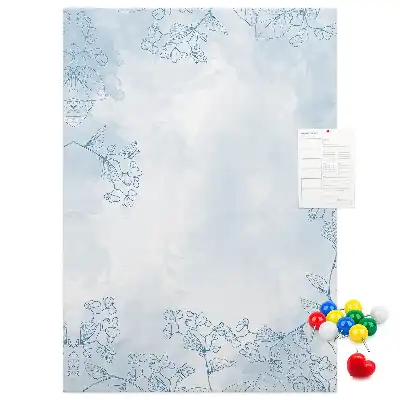 Pinnwand mit Blumenskizzen-Motiv