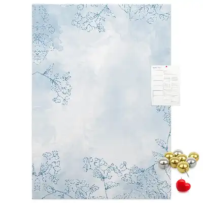 Pinnwand mit Blumenskizzen-Motiv