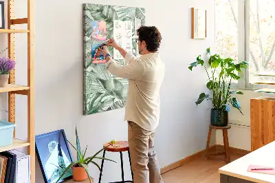 Korktafel Mit Wasserfarben bemalte Blätter