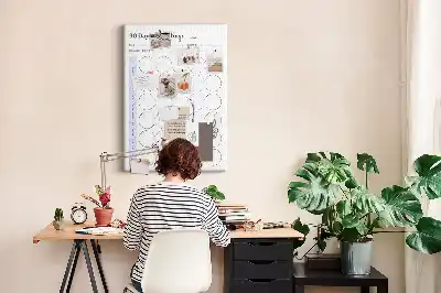 Pinnwand aus Kork als 30-Tage-Challenge-Planer
