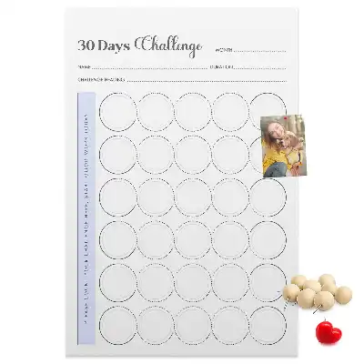 Pinnwand aus Kork als 30-Tage-Challenge-Planer