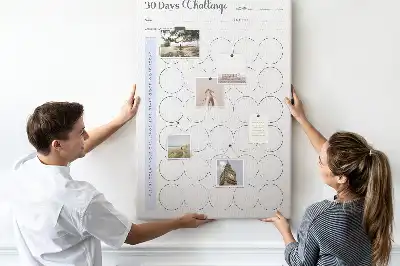 Pinnwand aus Kork als 30-Tage-Challenge-Planer