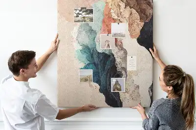 Korktafel mit abstraktem Fleckenmuster