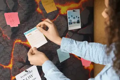 Pinnwand Kork Lava aus dem Vulkan