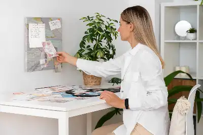 Korktafel mit dekorativem Marmor-Design