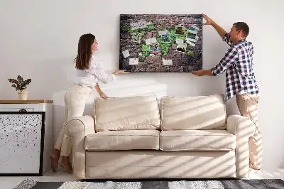 Bedruckte Weltkarte als Korkpinnwand