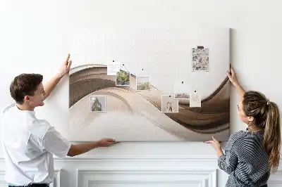 Bedruckte Korkplatte mit abstrakten Linien