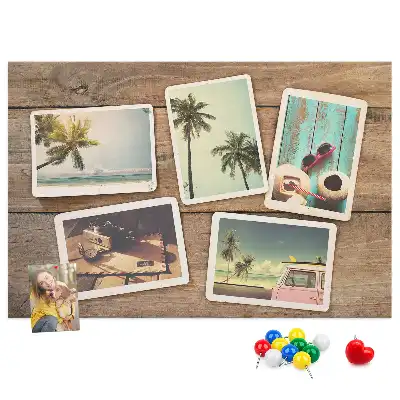 Bedruckte Korkplatte mit Polaroid-Fotos