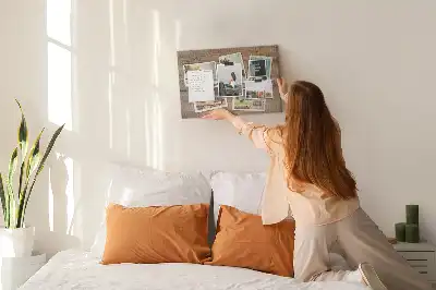 Bedruckte Korkplatte mit Polaroid-Fotos