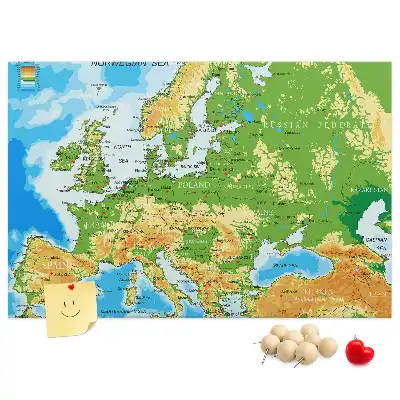 Pinnwand mit Weltkarte für Geografie