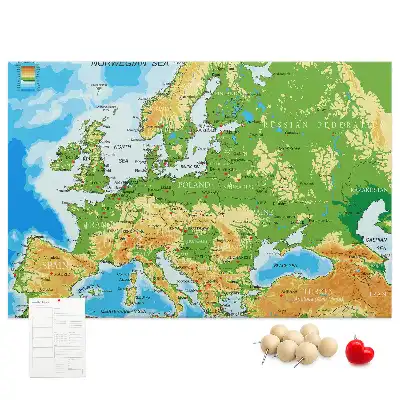 Pinnwand mit Weltkarte für Geografie