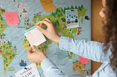 Bedruckte Kork-Weltkarte mit Motiv Kulturen