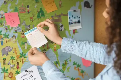 Bedruckte Kork-Weltkarte mit Motiv Kulturen