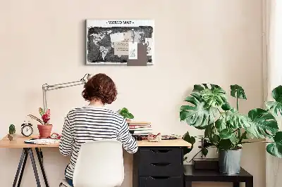 Bedruckte Korkplatte mit Retro-Weltkarte