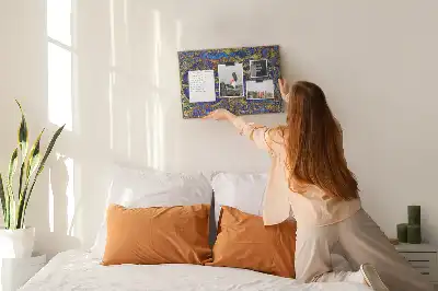 Bilder-Korktafel mit Atlaskarte