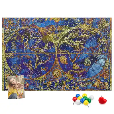 Bilder-Korktafel mit Atlaskarte