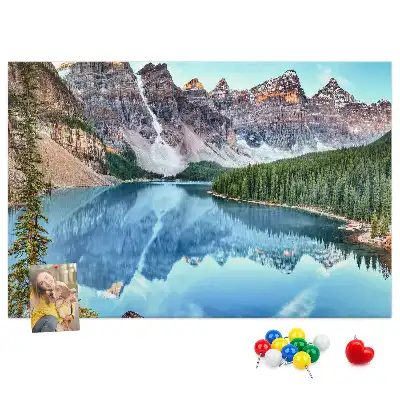 Bedruckte Korkplatte Felsige Berglandschaft