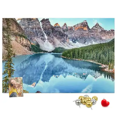 Bedruckte Korkplatte Felsige Berglandschaft