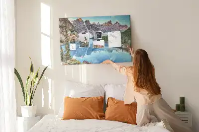 Bedruckte Korkplatte Felsige Berglandschaft