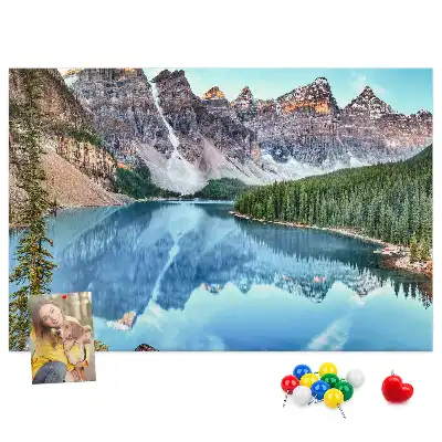 Bedruckte Korkplatte Felsige Berglandschaft