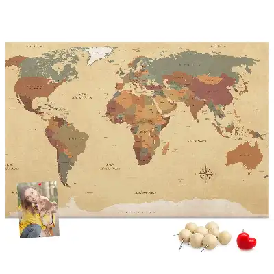 Kork-Pinnwand mit antiker Landkarten-Optik in Vintage-Sepia