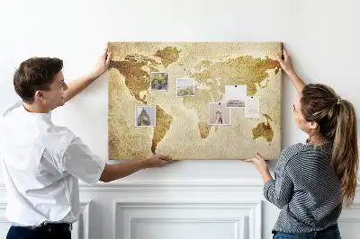 Historische Korktafel mit Weltkarten-Motiv im Retro-Stil