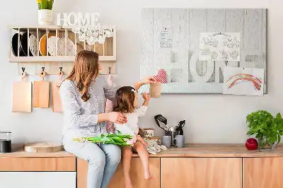 Bilder-Korktafel mit Typografie Home für die Wohnzimmerwand