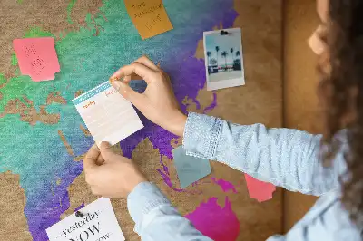 Bedruckte Korkpinnwand mit Weltkarte