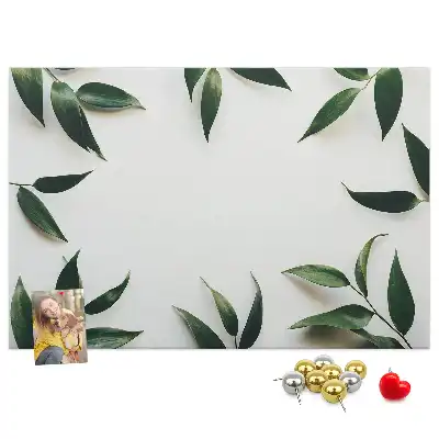 Bedruckte Korkplatte mit Blättermotiv